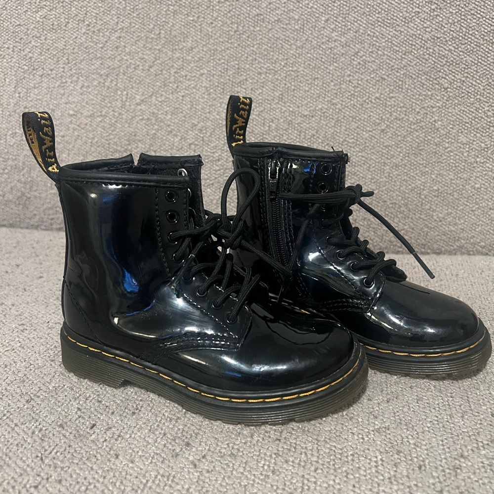 Dr. Martens 1460 Black Patent Leather Lace-Up Boots Toddler size 9 - Picture 1 of 8
